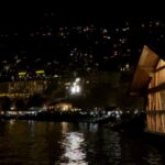 Begüm Kütük Instagram - Bu sene çocukluk hayalim olan Noel Baba’yı havada kızağıyla süzülürken gördüm ya, bunun üzerine hiç bir yeni yıl aktivitesi beni kesemez 🥰 #montreux #montreuxnoël ♥️🥳🎄🎉🎅🏻 Marché De Noel De Montreux