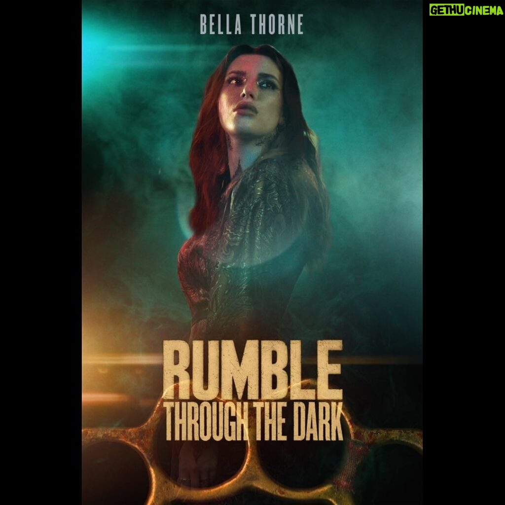 Bella Thorne Instagram - LOVE these #rumblethroughthedarkmovie posters! See it in theaters if u can!! but if not — check it out on Apple TV or Prime as of Friday Nov 10 !! 🤜 🎪