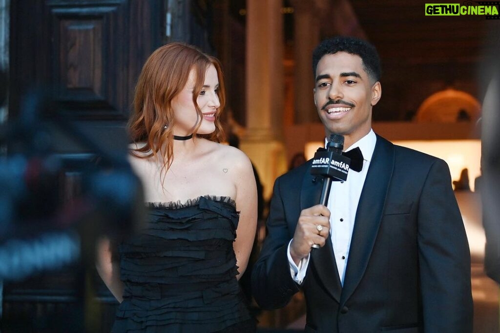 Bella Thorne Instagram - Ciao, Bella! Thank you @bellathorne for bringing out the whole squad to support #amfARVenezia.
