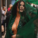 Bella Thorne Instagram - Green is my favorite color with the sweetest darling at @stephanerolland_paris
