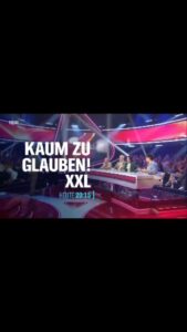 Bernhard Hoëcker Instagram - Heute 20:15 Uhr gibt es im NDR-Fernsehen wieder eine XXL-Ausgabe von #KaumZuGlauben Die lustigste Sendung der Welt mit dem besten Rateteam @bernhardhoecker @hubertus_meyer_burckhardt @stephaniestumph und @wincentweiss Also schalt ein und hab Spaß an den unglaublichen Geschichten unserer Gäste 📺😁