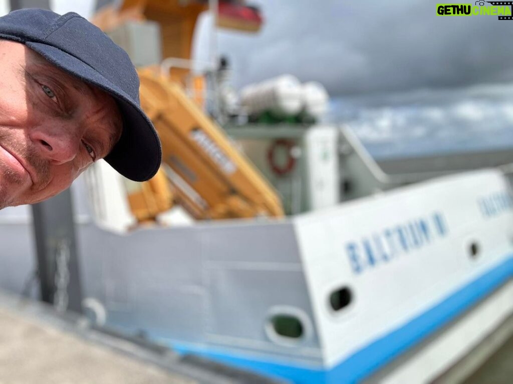 Bernhard Hoëcker Instagram - Weiter gehts, die nächste Insel BALTRUM. Ein Kleinod in Wattenmeer. Nordseeinsel Baltrum Wigald Boning Baltrum Fähre