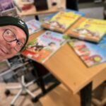Bernhard Hoëcker Instagram – Heute war ich in der Buchhandlung meines Vertrauens und habe ein paar Signierwünsche erfüllt.
#daskatzenhuhn #wasmachtpüüüp @thienemannesslinger_kinderbuch @buchhandlung_jost Kessenich