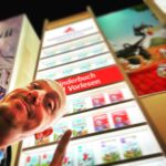Bernhard Hoëcker Instagram – Heute auf der Frankfurter Buchmesse lag auch unser Katzenhuhn aus. Tolles Gefühl.
#daskatzenhuhn @thienemannesslinger_kinderbuch @dominikruppillustration #kinderbuch #mutmachen