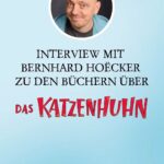 Bernhard Hoëcker Instagram – Ihr dachtet, ihr kennt Bernhard Hoëcker schon gut von Shows, wie „Wer weiß denn sowas?“ oder „Genial daneben“?💡 Aber wusstet ihr auch, wie er und seine Frau Eva von Mühlenfels auf die Idee zu ihren Büchern über „Das Katzenhuhn“ gekommen sind oder wie er sich auf das Schreiben von einem Buch vorbereitet?🐈‍⬛🐓 Findet all das jetzt in unserem Interview mit Bernhard Hoëcker heraus!🎬 #bernhardhoecker #evavonmuehlenfels #katzenhuhn #hörbuch #hörbuchfürkinder