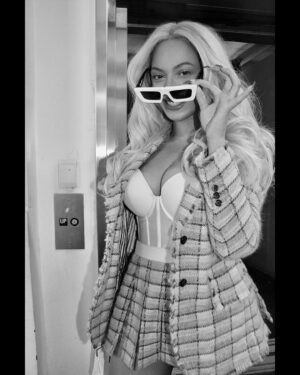 Beyoncé Thumbnail - 3.9 Million Likes - Top Liked Instagram Posts and Photos