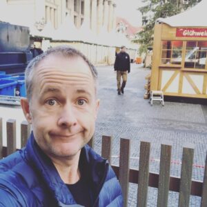 Billy Boyd Instagram - Got to a German Christmas market at last. Just as they were packing it up for the year! Ah well, there’s always next year huh!? #christmasmarket #herrderringeundderhobbitdaskonzert #2019 #onedaytoolate
