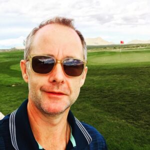 Billy Boyd Instagram - Morning golf and mountains. #walkingwithherb