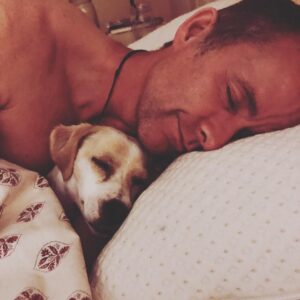 Billy Boyd Instagram - Had an afternoon nap with a good friend @weebobbyjohnston . #nap #weebobbyjohnston #happydays