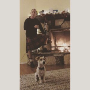 Billy Boyd Instagram - Happy new year! All the best for 2018. Lang may yer lumb reek.
#slangevar #happynewyear2018 #weebobbyjohnston #myweedug #puregallus