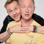 Billy Boyd Instagram - Happy New Year from all of us @thefriendshiponion! Here’s to 2022. If you like the “Can a Clap Yer Dug” tshirt get it at @gallus.life , it’s a favorite of mine! P.S. “Can a Clap yer dug” means “can I pet your dog” in Scotland. X