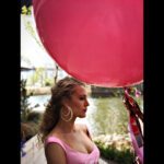 Blake Lively Instagram - The balloon is normal size. I’m a child’s toy.