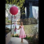 Blake Lively Instagram - The balloon is normal size. I’m a child’s toy.