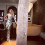 Blake Lively Instagram – Let’s take it back to the “night before” party. A little hint of things to come🗽 thanks to @thombrowne Yes I took these on a self timer bc everyone was asleep when I got home at 9. Sorry outfit. You deserved better.