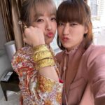 Bonnie Wong Instagram - 第一次伴娘體驗！Mission Accomplished 🔥堂家姐完美演繹震撼級美貌❤️‍🔥其他姊妹亦難以置信地可靠🤘🏻能夠有大家carry，我覺得好幸福🥹 恭喜堂家姐堂姐夫🧡嚟緊新年又可以逗多封利是☺️琴日冇搶到花球，所以請讓我一直做個不長進的堂細妹，我好樂意繼續排隊逗利😂 另外，只可以講我眼光超好，第一次見到 @stevenngcc 我就話佢一定係我堂姐夫！五年後終於應驗了！好開心🥰 再次恭喜吳生吳太🧡 @imrubyyy @stevenngcc #圖一即影即有超推介 #條裙似唔似唱choir