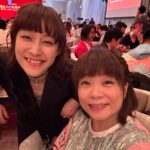 Bonnie Wong Instagram - Shine bright like a diamond💎 ✨ 今年台慶好bling bling💫 第一次有好姊妹同我一齊化妝整頭再去台慶 好有gossip girl嘅既視感（？）☺️ 玩得好盡興🤘🏻開心嘅晚上呀～ 商台Happy Birthday 🫶🏻 今晚最驚喜係有前輩拎60年長期服務獎 用把聲陪伴大家60年❤️好浪漫 嗯 電台就是如此浪漫🫶🏻 Makeup @carmencmakeup_cc Hair @zenkizen0401