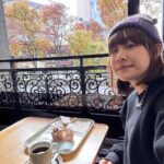 Bonnie Wong Instagram - 見到家姐出post，醒起我都大把相未出😂（Sorry工作以外的事我都很懶） 1. 我有冇成功扮到壞壞的㗎妹？ 2. 姊妹裝with @hillarylau 好多人以為我哋係一pair😂 3. 就算食包食到變包包面，我都最鍾意食包 4.鎌倉真係好大風 5. 冇呃你，都話真係好大風 6. 唔小心嗌咗一個大過我塊面嘅waffle嘅表情 7. 非常尷尬的一張自拍，因為我當時好急…但因為周圍都冇廁所，唯有求其入咗間Cafe食完嘢先可以借廁所… 8. 剛巧隔離位乘客睇緊膠戰，佢睇咗三集都唔知我哋兩個喺隔籬…🥹 9.成個trip最滿意嘅自拍，向曾經MK的我們致敬 10. 明就明（要保護朋友）