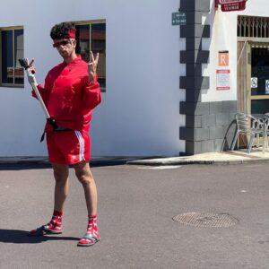 Borja Jiménez Mérida Instagram - Estoy muy contento con la salida de Tripi Hapa, tenía muchas ganas de compartirlo con ustedes. Para mí ha sido un proyecto muy especial. He intentado volver a la esencia del Hipi Hapa, hacer unas letras calidad 4K y tirarlas en unos buenos beats pepinos. He trabajado con gente a la que admiro desde pequeño @cookinsoul @johnnygalaxxy @creambarbershop ha sido increíble poder hacer este team.

He grabado los vídeos haciendo lo que me gusta, buceando, con la bici, pintando… Hacerlo ha sido como unas vacaciones, los vídeos los he hecho con mis amigos. 

Gracias a todos los que apoyan el bejismo me siento muy agradecido por el cariño recibido. Espero que hayan disfrutado del álbum tanto como yo haciéndolo ❤️