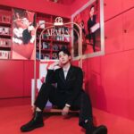 Bovorn Kongnawdee Instagram - “The Armani Gift House” จาก Armani Beauty ที่จัดขึ้นเพื่อต้อนรับเทศกาลแห่งความสุข พร้อมให้ทุกคนได้เลือกสรรของขวัญชุดพิเศษให้กับคนพิเศษ ด้วย Holiday Collection สุดเลอค่า ที่มีให้เลือกช้อปกว่า 14 เซ็ต ทั้งน้ำหอม Si EDP Intense และ Acqua Di Gio Parfum ตัวใหม่ล่าสุด รวมทั้งเมคอัพไอเท็มชิ้น Must-Have ตั้งแต่วันนี้ – 7 พ.ย. 66 ที่ชั้น 1 แฟชั่น ฮอลล์ สยามพารากอน • เฉพาะวันที่ 1 , 6 และ 7 พ.ย. 66 รับส่วนลด 10% ทุกยอดบิล • เฉพาะวันที่ 2 – 5 พ.ย. 66 รับส่วนลด 15% ทุกยอดบิล • พิเศษสุดสำหรับท่านใดที่ลงทะเบียนเข้างานล่วงหน้าผ่านลิงค์ คลิก https://bit.ly/46NU5o8 รับทันที น้ำหอมขนาดทดลอง 3 ชิ้น และยังมีของขวัญที่ระลึกมอบเพิ่มให้เมื่อมาร่วมสนุกภายในงาน #ArmaniBeautyTH #TheArmaniGiftHouse #HolidayCollection Siam Paragon