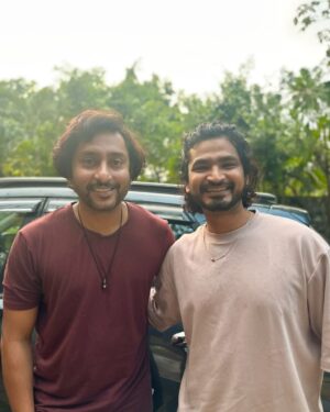 Bravo Instagram - This marks my ultimate fan moment! Back in 2012, when asked about my role model in the industry, I would proudly declare, “I want to become someone like @irjbalaji 😎.”

Fast forward 12 years, and fate smiles upon me. I finally had the chance to meet the man who inspired my journey as an RJ and more, simply by sharing captivating stories on air. @irjbalaji, your words about working at 2X  speed resonate deeply. Thank you for your precious time, Anna. 
-
Thanks  macha  @thevinothcj for making this dream meeting happen.
#bigbossbravo #rjbravo #bigbosstamil