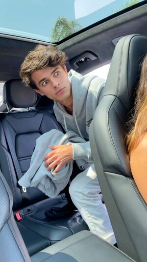 Brent Rivera Instagram - I didn’t know girls farted..😱😳