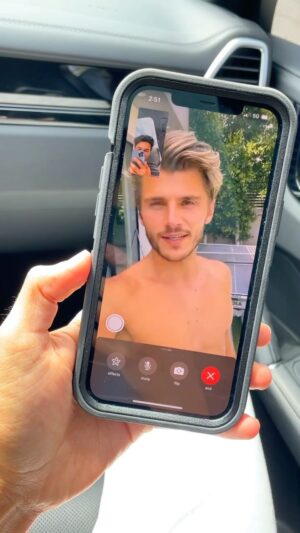 Brent Rivera Instagram - IT WASN’T STARBUCKS🥺 @piersonwodzynski @twan
