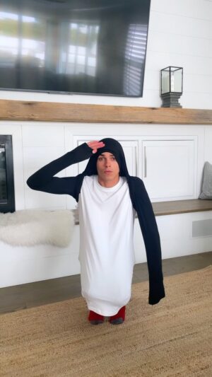 Brent Rivera Instagram - What’s wrong with me?😂😂