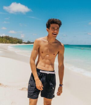 Brent Rivera Instagram - Bahamas with the squad ☺️🏝
