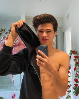 Brent Rivera Instagram - Me and bae on Valentine’s Day 💖❤️