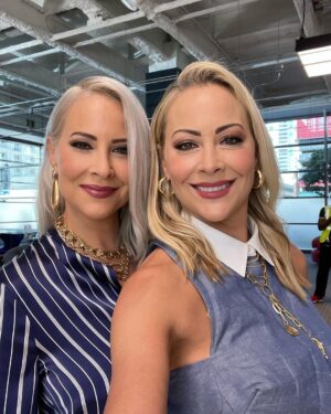 Brittany Daniel Instagram - My sis @cynhauser and I costarred in Cheaper By The Dozen, which premiered on @disneyplus this past weekend with the lovely @gabunion @zachbraff @kenyabarris @gail.lerner . This is the first time my twin sis @cynhauser and myself have been on camera together since Sweet Valley  High.  @brittanyandcynthiadaniel @12bakers 12bakers #cheaperbythedozen