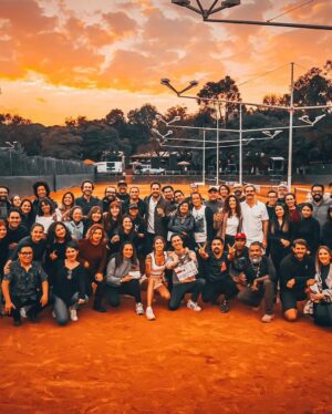 Bruno Ascenzo Instagram - Cuatro semanas y un día duró este viaje y yo no podría estar más agradecido por la oportunidad de trabajar con gente tan talentosa tanto delante como detrás de cámaras. 

Gracias a todos los que formaron parte de esta aventura. Días y noches intensas pero satisfactorias. Me voy con muchos aprendizajes y con el corazón lleno. 

Gracias @1111films @beekeeperfilms y @vixplus por la confianza, a @unlunar @manolocardona @daltonyco @angiecepeda por la entrega y el talento, y a todo el equipo técnico y de producción con quienes transitamos esta locura por el inmenso compromiso. Somos muy afortunados por poder hacer lo que nos gusta. 

Gracias, gracias, gracias.

Y gracias @pedrofloresmx por las fotos increíbles. 📸🔝