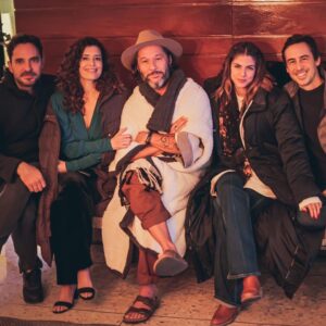Bruno Ascenzo Instagram - Cerrando esta aventura con dos invitados increíbles. Súper fan de ambos. Gracias @diegotorresmusica y @sofffiaaa1 por jugar con nosotros.

#DimeLoQueQuieres

@vixplus 
@1111films 
@beekeeperfilms