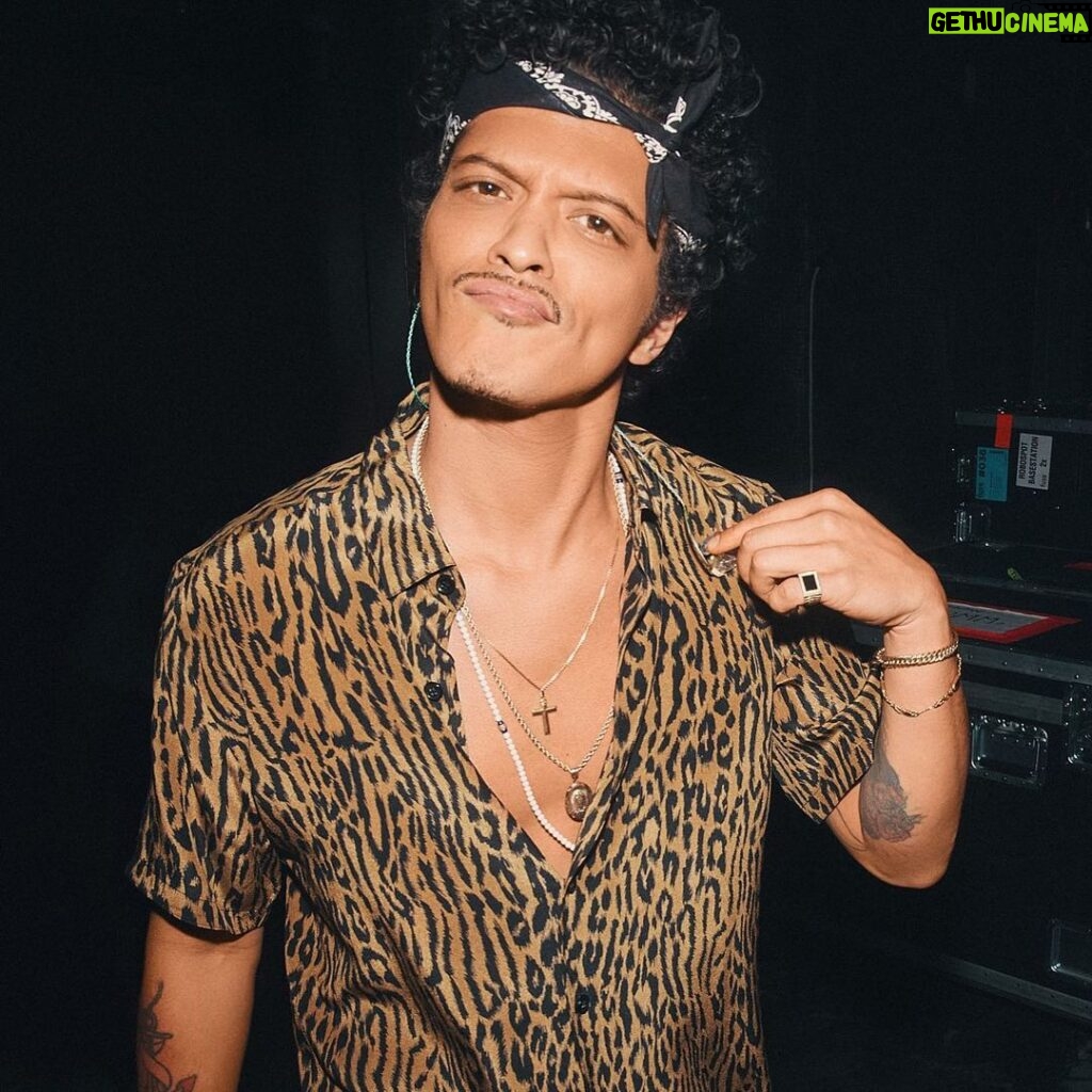 Bruno Mars Instagram - 😏