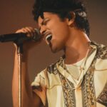 Bruno Mars Instagram - “Bruno Mars live is a must see” ~Bruno Mars ⭐️ ⭐️ ⭐️ ⭐️ ⭐️