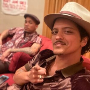 Bruno Mars Instagram - Damn @anderson._paak even my camera know what to focus in on..... #CRAYYYZZYYYYYY 
😂😂😂 #MyBadPlieghBwaa✨