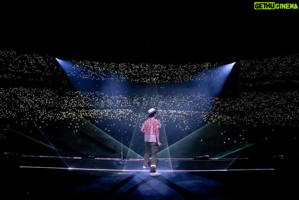 Bruno Mars Instagram - Thank you Japan for everything!!! I love you ♥ 🇯🇵🫰