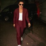 Bruno Mars Instagram - excuse me… 📸 pardon me… 📸watch out… 📸✌️ jus a lil baby suit moment for these tokyo streeeeeeetssss. 😎