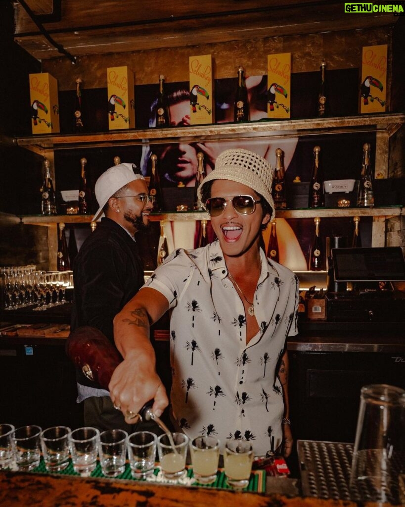 Bruno Mars Instagram - It’s a @selvareyrum Summer 🍹🍹🍹🍹🍹🍹🍹🍹🍹🍹🍹🍹🍹🍹🤪