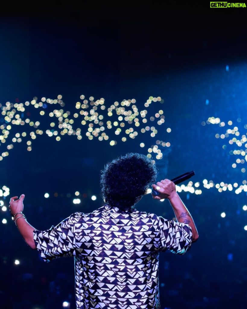 Bruno Mars Instagram - Chile 🇨🇱 ♥