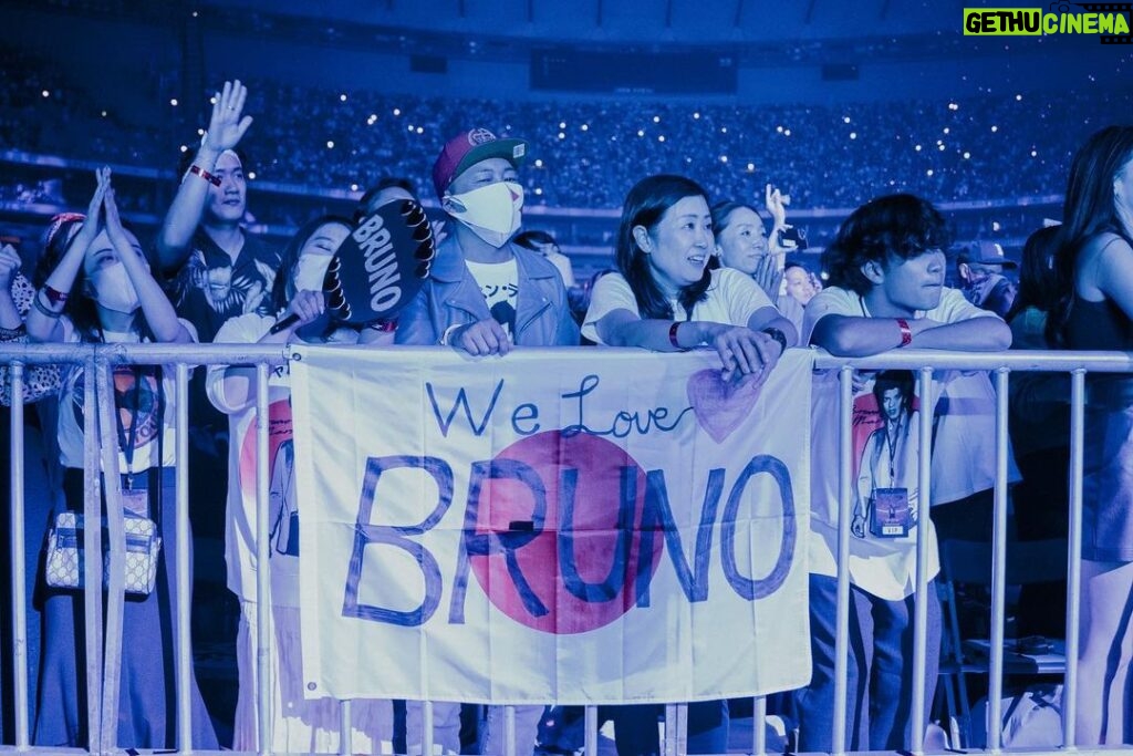 Bruno Mars Instagram - Thank you Japan for everything!!! I love you ♥ 🇯🇵🫰