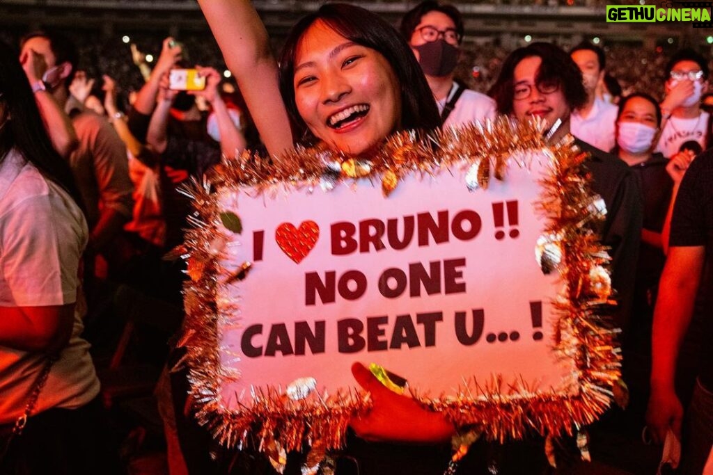 Bruno Mars Instagram - Thank you Japan for everything!!! I love you ♥ 🇯🇵🫰