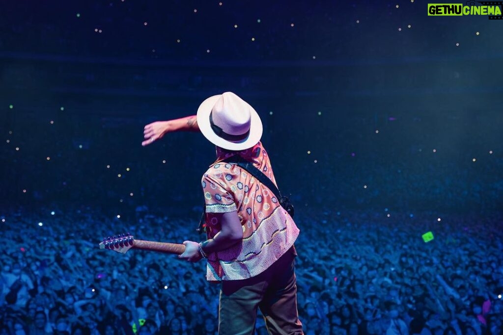 Bruno Mars Instagram - Thank you Japan for everything!!! I love you ♥ 🇯🇵🫰