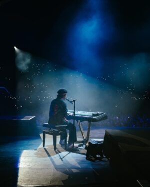 Bruno Mars Instagram - Its giving tender & sensitivity. Had to post. And the curls was curlin??? #Boop