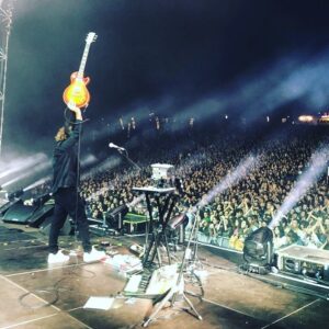 Bryce Dessner Instagram - Porto @vodafoneparedesdecoura the best audience even at 2:30am #lespaul