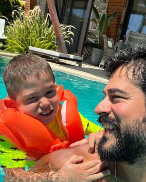 Burak Özçivit Instagram - ☀️🐥