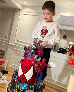 Burak Özçivit Instagram - Aşk Adam 1 🧑🏻‍🚀 iyiki doğdun oğlum ❤️ 4 age 
13.04.2019