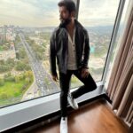 Burak Özçivit Instagram - #Kazakhstan #almaty 🤟💪👊