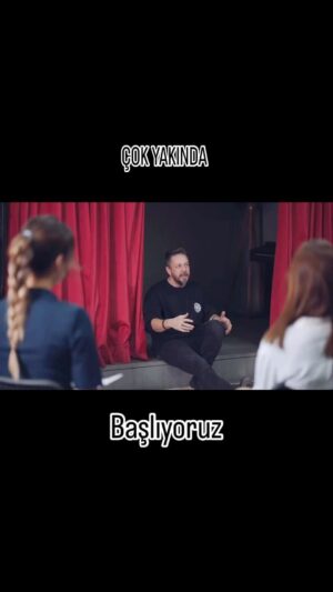 Burak Sarımola Instagram - Burak sarımola oyunculuk atölyesi çok yakın da @ozzagalata @ozzamedya  da başlıyor!  #oyunculukeğitimi #oyuncukoçu #kameraoyunculuğueğitimi #oyunculukatölyesi