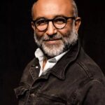Çiğdem Tunç Instagram - YÜKSEL AYMAZ.. Işıkla şiir yazan güzel adam,ışığa yürüdü.. Başımız sağolsun..Büyük ışık tasarımcısı,güzel dost,güzel insan bizleri bırakıp gitti.. Allah rahmet eylesin mekanı cennet olsun inşallah sabır diliyorum tüm ailesine ve tüm sevenlerine..@yukselaymazofficial