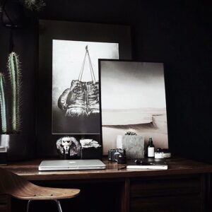 Élodie Ortisset Instagram - Homme Office 👨🏻 (•••) Qui a dit que ces messieurs n'ont aucun goût ! Définitivement accro aux #danish !
.
#design #office #danishdesign #black #photography #creative #menstyle #menoffice #wood #minimalism #inspired